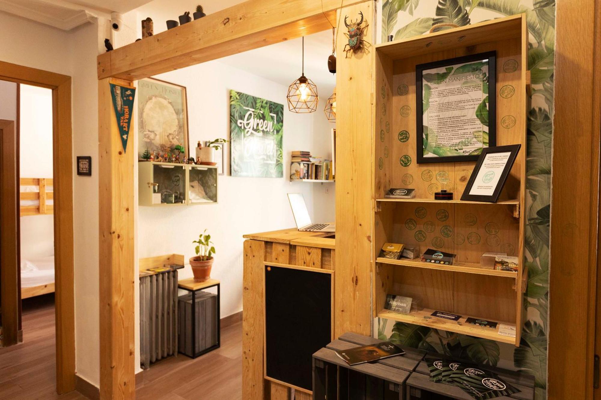 Green Hostel Овиедо Екстериор снимка