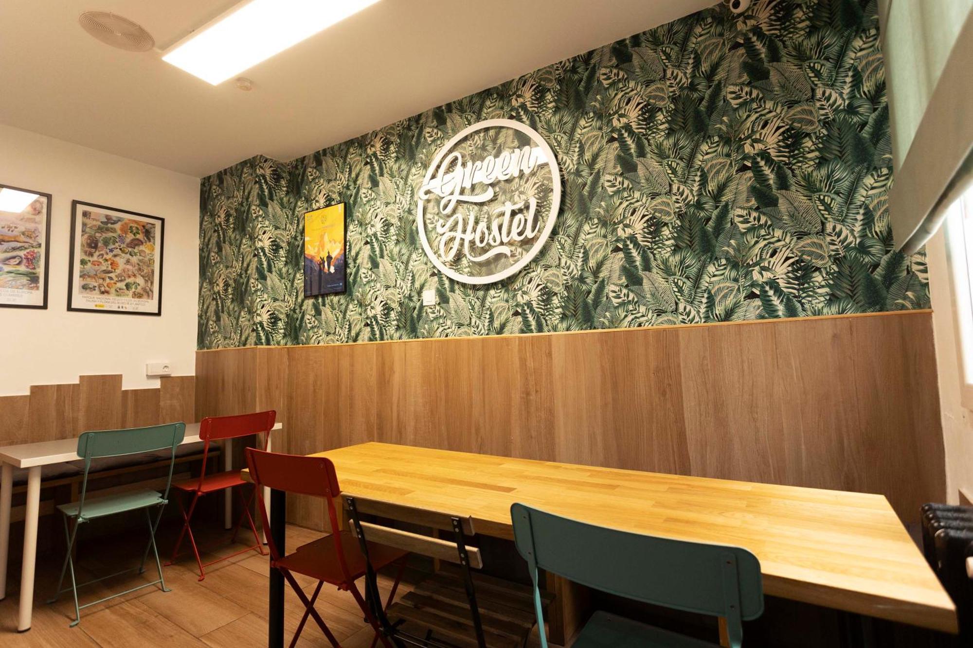 Green Hostel Овиедо Екстериор снимка