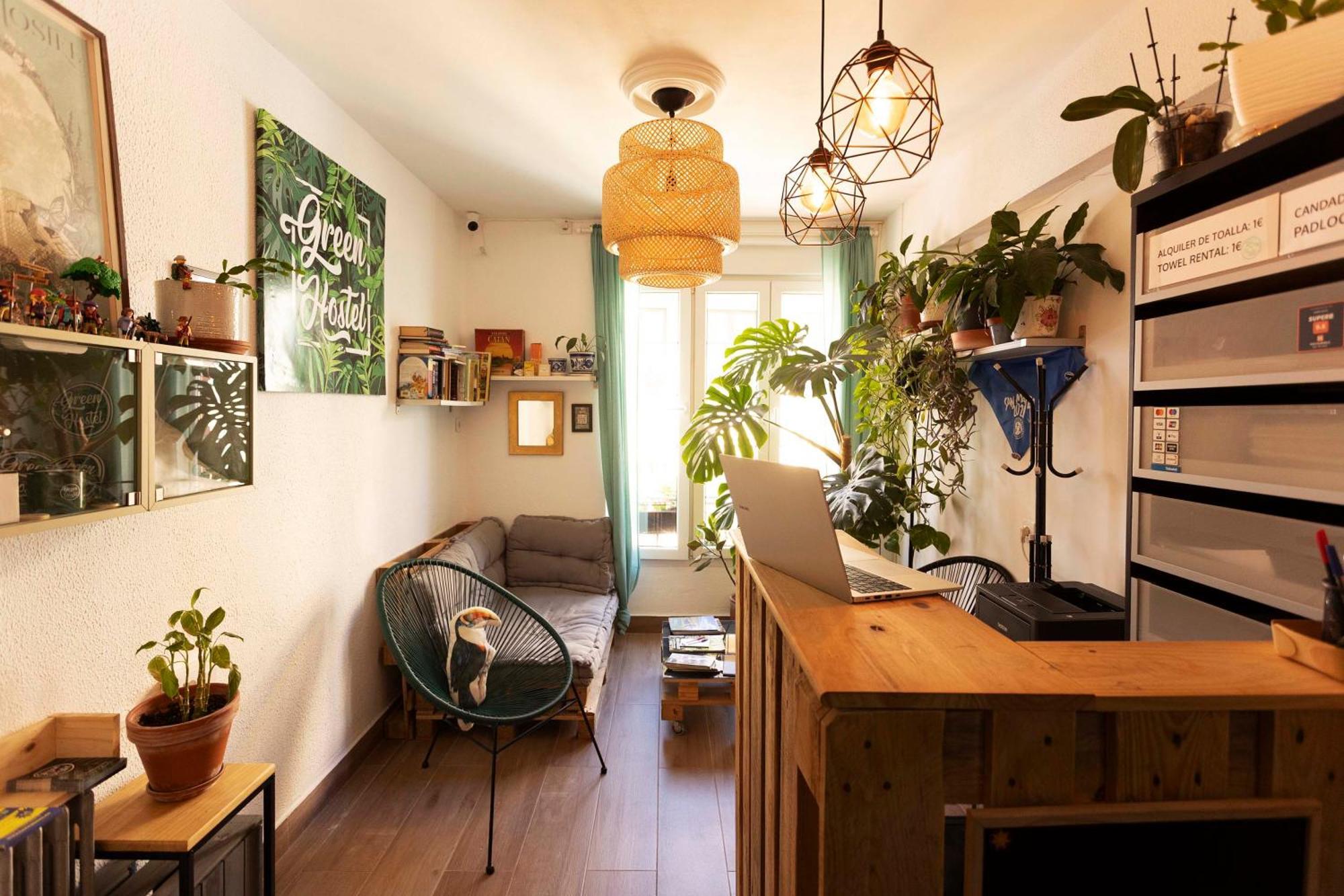 Green Hostel Овиедо Екстериор снимка